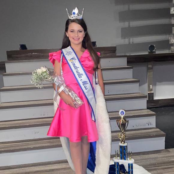 Meet your Posher, Lisa - Picture 1 of 1